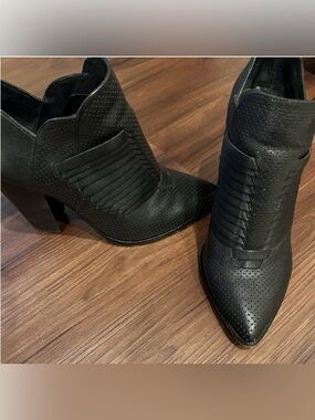 Vince Camuto Levana Black Boho Western  Style Bootie Size 8